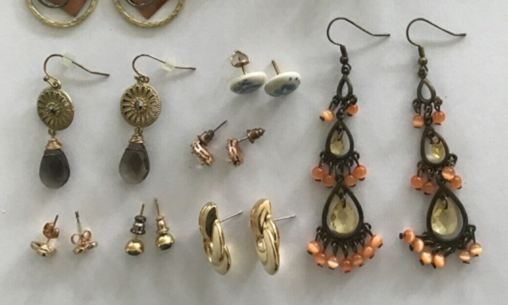 Vtg Mixed Lot 15 Pair Mostly Gold Tone Earrings Wear or Repurpose