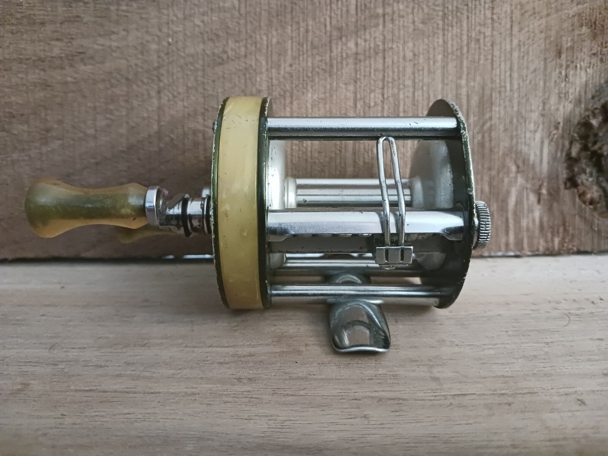 Vintage Shakespeare Light Wondereel No. 1921 Model GE Bait Casting