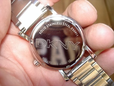 VERY NICE DKNY SILVER TONE SS MOTHER OF PEARL BRACELET WATCH  display picture 1