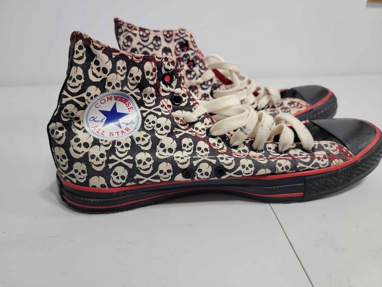 Converse Skull High tops mens Size 10 
