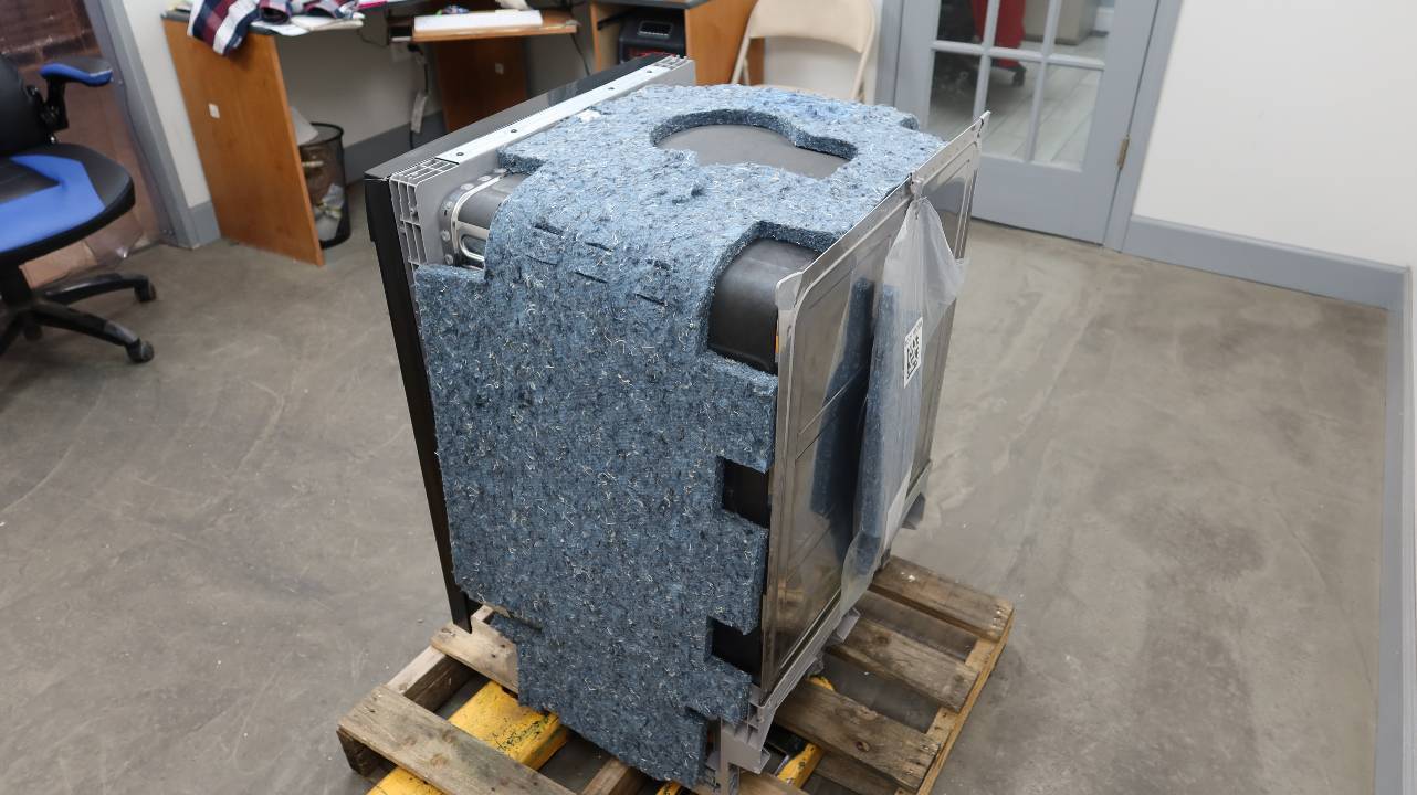 Bosch Ascenta Series 24" 50 dBA Full Console Black Dishwasher