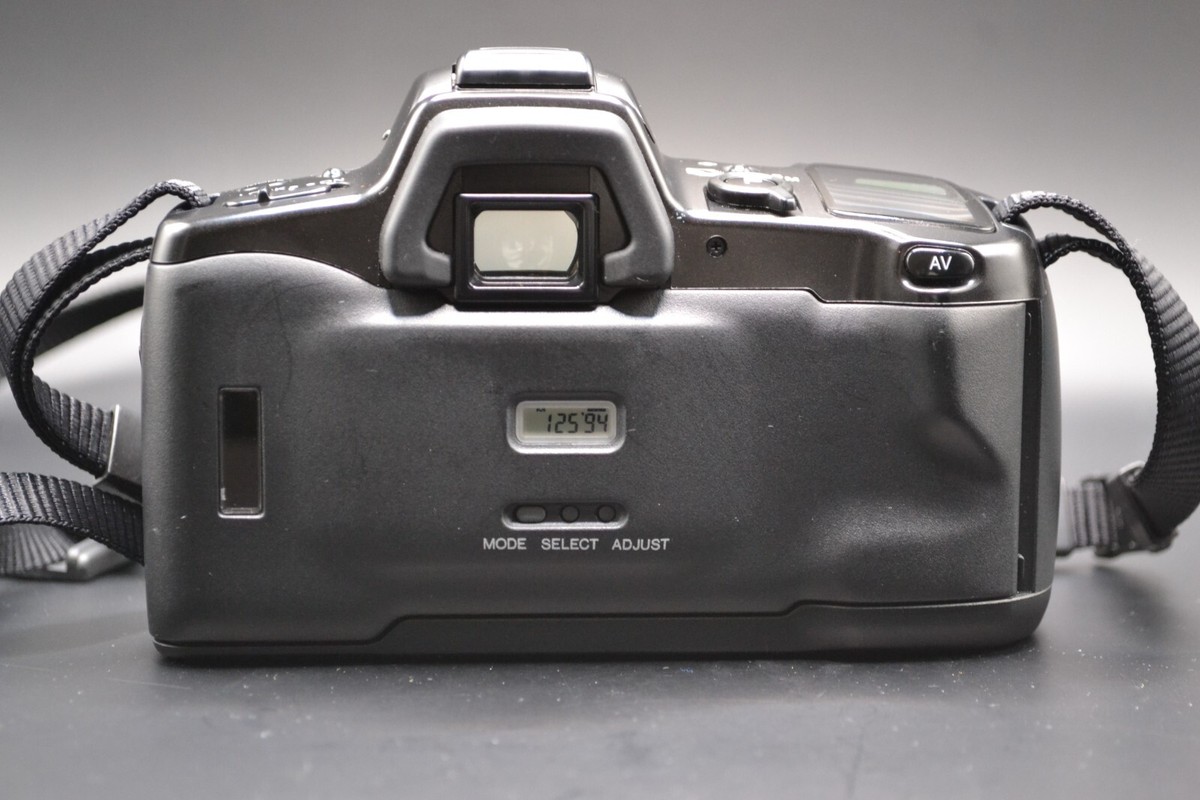 MINOLTA α 303si + Sigma Lenses 28-80mm & 70-300mm + Bag – Vintage