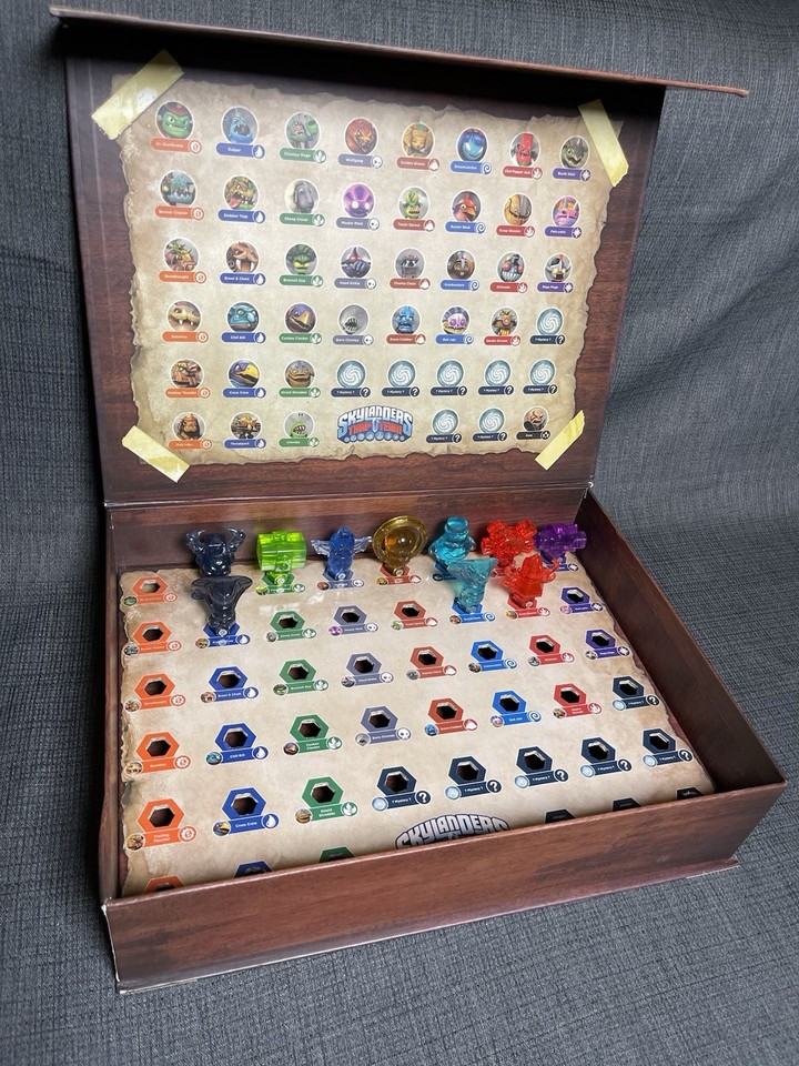 Skylanders Trap Team Lot Of 10 Trap Crystals & Collector Storage Case ...