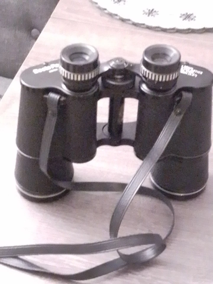 A Vintage Pair of Boots Pacer Wide Angle 10 x 50 Field Binoculars Nice Shape VGC - Image 4 of 4