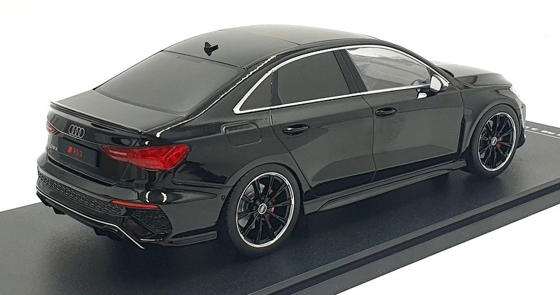 IXO Modelos Escala 1/18 Diecast 18003 - Audi RS3 2022 Limusina - Negro Foto 2 de 4