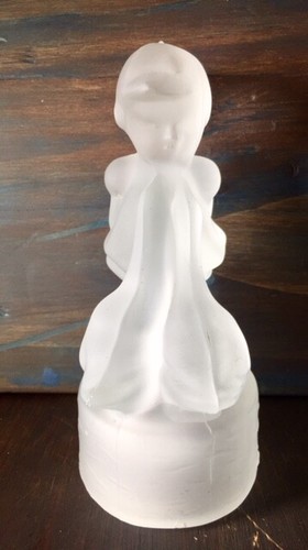 L.E. Smith Girl with two Geese Satin Frosted White Glass Figurine Pretty Nice - Picture 3 of 9