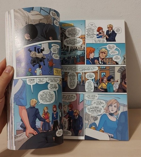 Josie and the Pussycats Volume 1 & 2 Ex-Library Complete Graphic Novel Series PB - Picture 5 of 11