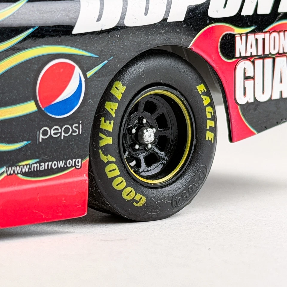 Jeff Gordon 2010 DuPont metal cepillado 1/24 NASCAR fundido a presión Chevy COT Foto 4 de 4