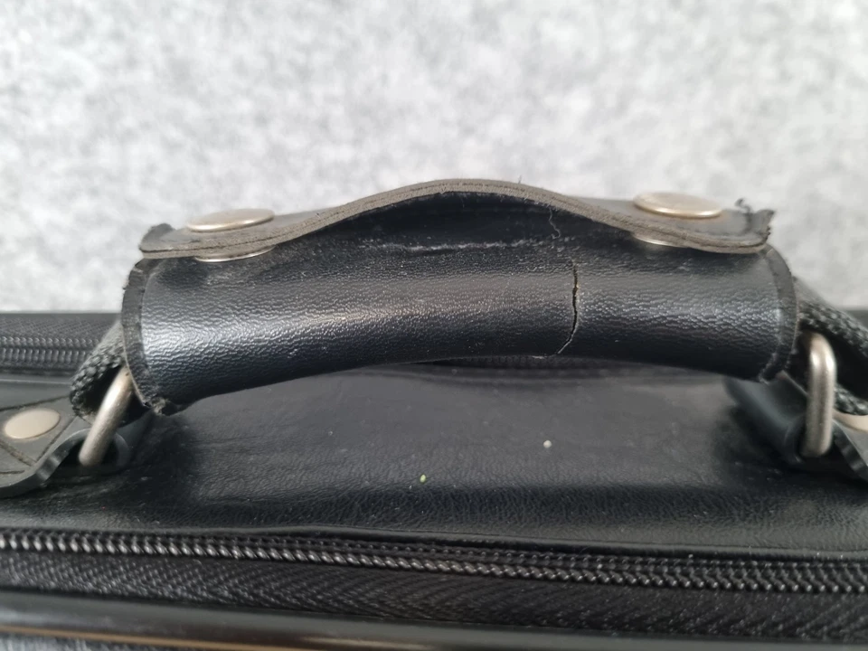 Belkin Providence Street Case Cuero Koskin Negro Bolso para Laptop Viaje Equipaje de Mano Foto 3 de 4