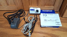 Olympus Stylus 800 Digital Silver 8.0MP Digital Camera Extras and Original Box