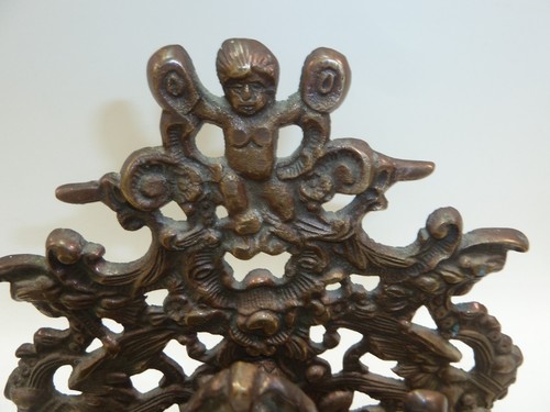 Antique brass cherub letter rack and inkwell - missing a knob - Picture 5 of 11