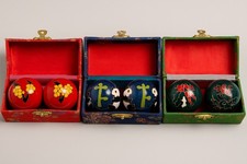 Chinesische Qigong Kugeln zur Meditation, Entspannung und Massage mit Schmuckbox