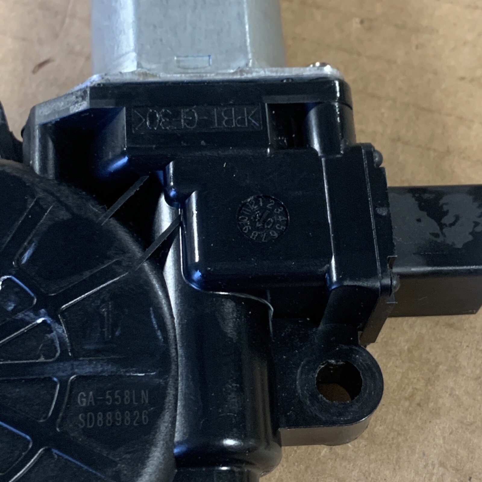 20012003 MAZDA PROTEGE LEFT SIDE POWER WINDOW MOTOR B25F5958X eBay