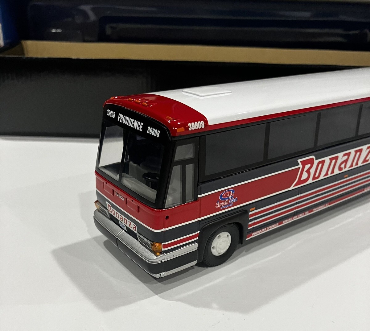 Corgi MCI 102-DL3 Bonanza Bus Lines 1:50 Scale - NIB w