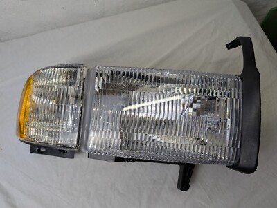 Eagle Eyes Dodge Ram 94 - 2002 Passenger Side Head and Corner Lamp - Waterproof