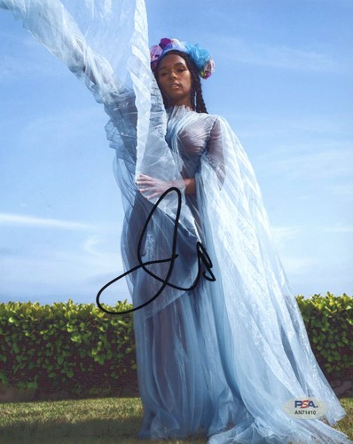 Janelle Monae Signed Autographed 8x10 Photo PSA/DNA Authenticated