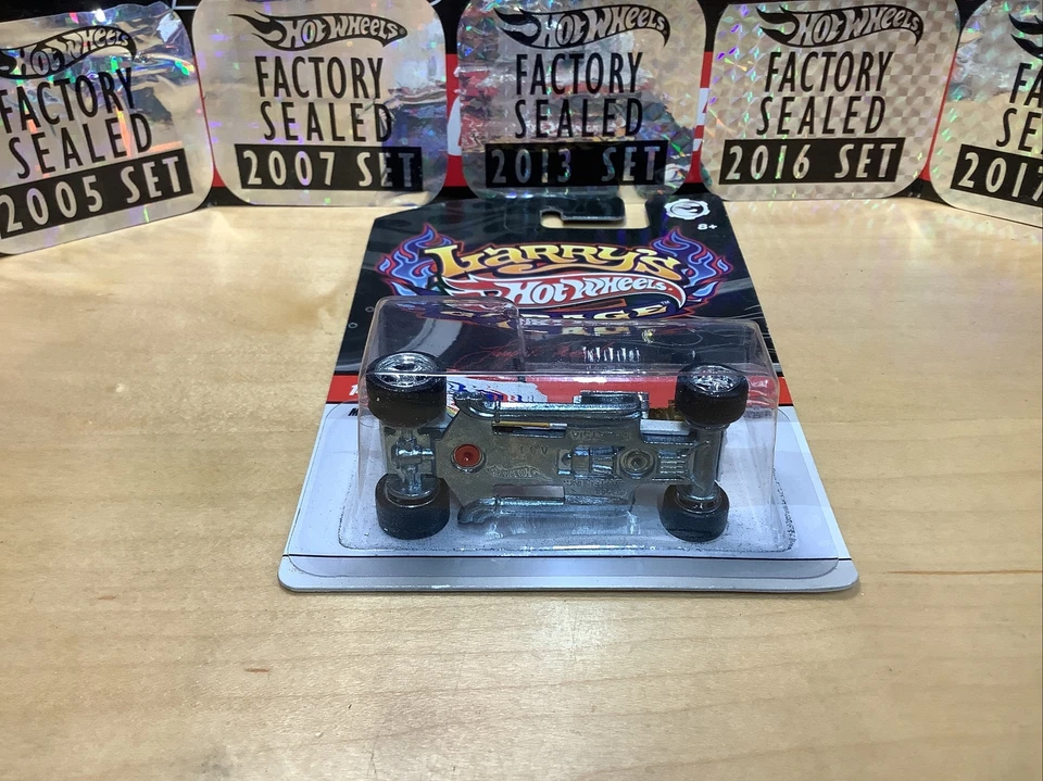 HOT WHEELS VHTF 2009 LARRY'S GARAGE SERIE T-BUCKET Foto 3 de 4