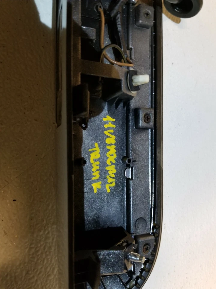 07 08 09 10 11 12 HYUNDAI VERACRUZ КРЫШКА БАГАЖНИКА МОЛДИНГ НОМЕРНОЙ ЗНАК СВЕТА OEM - Изображение 4 из 4