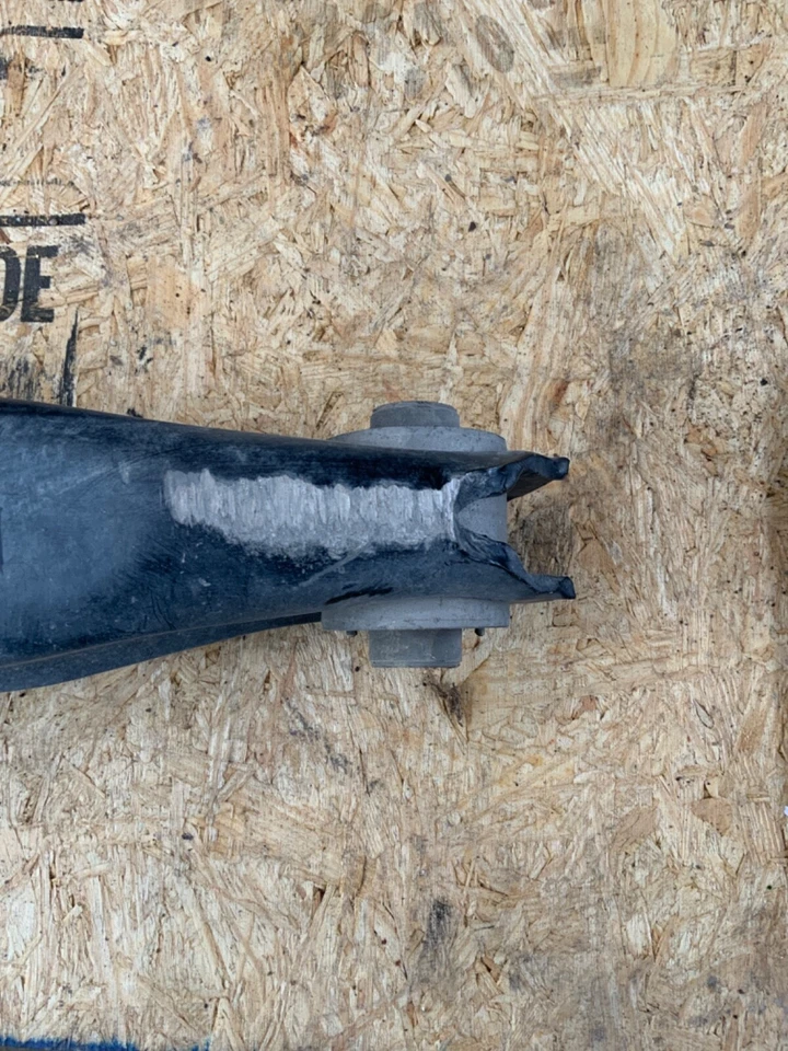 Brazo de control inferior trasero 55210-4Z000 OEM para Hyundai Santa Fe KIA Sorento 2018 Foto 2 de 4