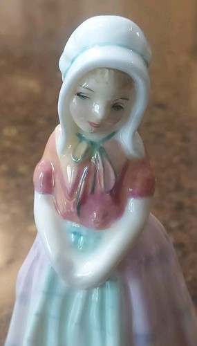 Vintage Royal Doulton Old World European Lady Girl in Bonnet Figurine HN1680 RL - Picture 3 of 6