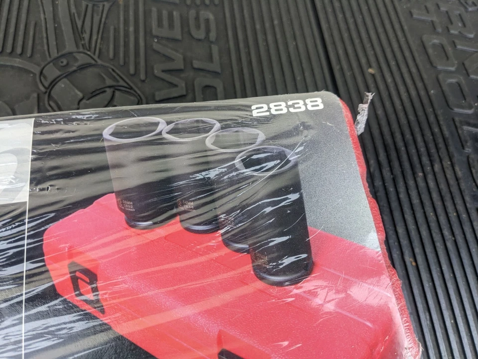 #az575  Sunex 1/2 Drive Metric Deep 6 Point Axle Impact Socket Set Spindle 2838 - Image 2 of 4