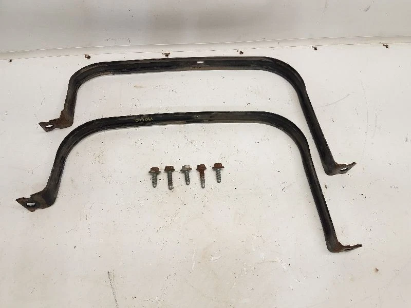 Volkswagen Tiguan 2010 (2,0 L/turbo/2x2) correas del tanque de combustible *solo* Foto 2 de 4