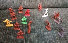 15 Vintage Plastic Cowboys and Indians Figures Lot Hong Kong