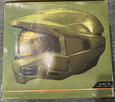 Halo Master Chief Deluxe Helmet With Stand  Lights NEW