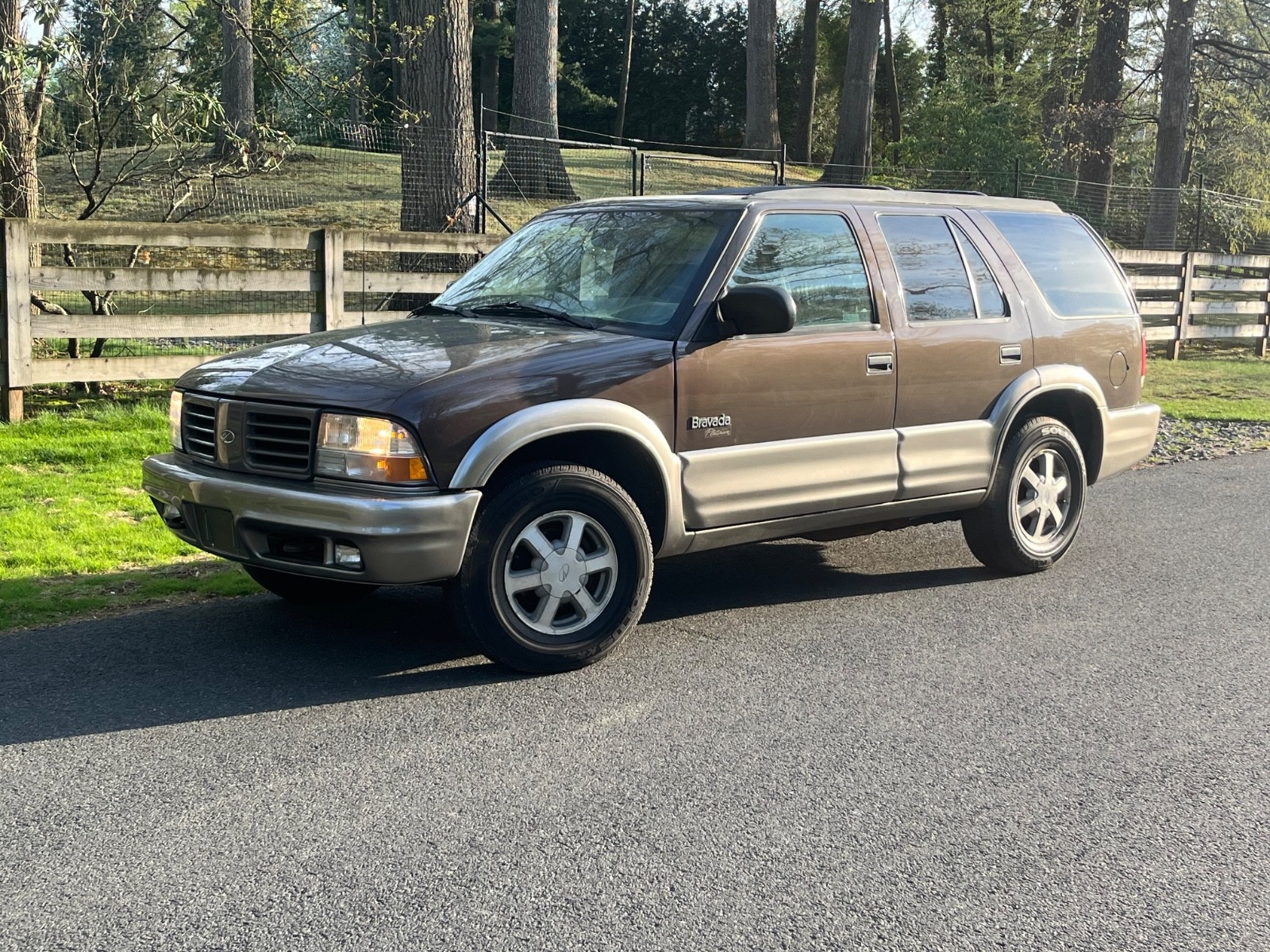 2000 Oldsmobile Bravada Base