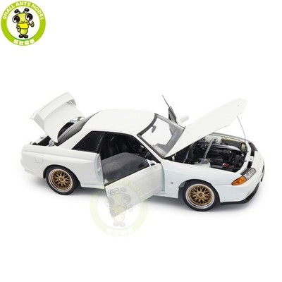 1/18 Nissan Skyline GT-R R32 V-SPEC II Autoart 77416 White Diecast