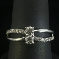 10K White Gold Diamond Cluster Ring Criss Cross Band 3g Size 6.75 (WCP035497)