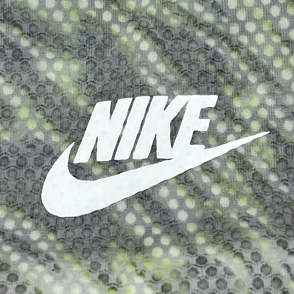 Chaqueta Nike Tech para mujer mediana verde Hyperfuse con capucha cortavientos cremallera completa 645017 Foto 2 de 4