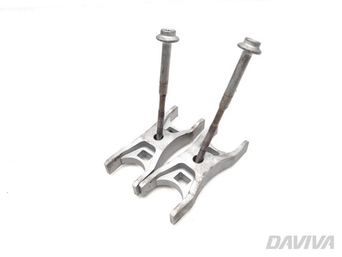 VW Golf Klemmhalter für Einspritzventile 1.6 TDI Diesel 77kW (105 HP) 04L216