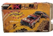 1989 Tomy AFX "Devil's Ditch" HO Vintage Slot Car Set With 2 Corvettes Untested