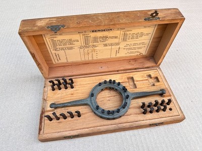Bergeon 30400 Vintage Watchmaker Universal Key Tool