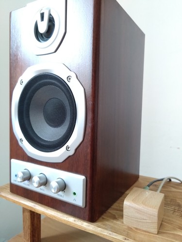 Récepteur de musique unique Bluetooth 5.0 fait main cube en bois - Photo 3/3