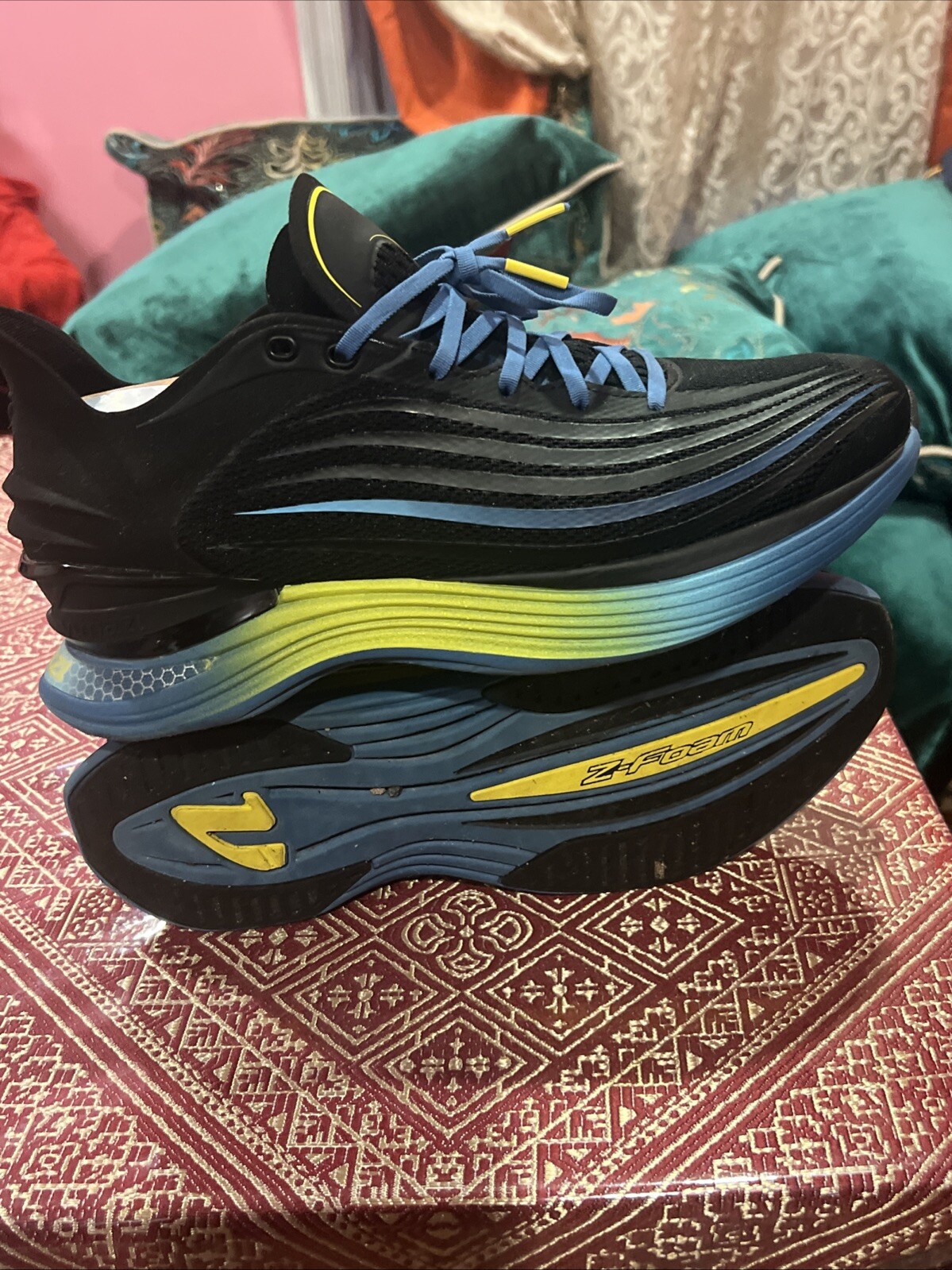 SAOLA Scarpe da corsa uomo Vimazi Z70 usate in ottime condizioni taglia (10) 175€