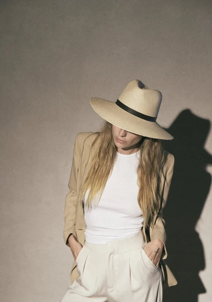 Crema Janessa Leone Gloria Panamá Paja M NUEVA CON ETIQUETAS $495 Foto 2 de 4