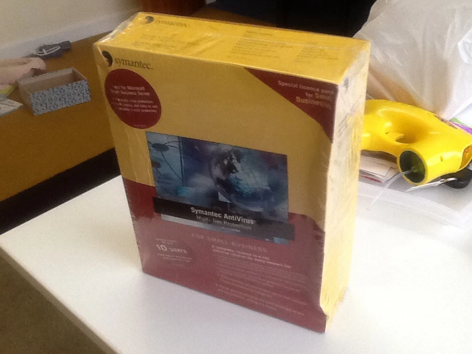 Symantec SMB R2 10 user Retail Box Full - Image 4 of 4
