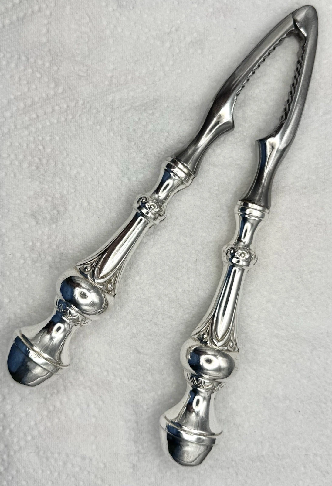 Large Italian Nutcracker With Sterling Silver Handles - Amazing - Wow Factor
Opens in a new window o