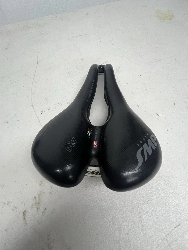 Selle SMP TRK LARGE GEL Bicycle Saddle : BLACK - MADE IN ITALY - Image 2 of 3