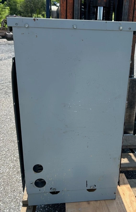 Transformador trifásico tipo seco General Electric 45 KVA Foto 2 de 3