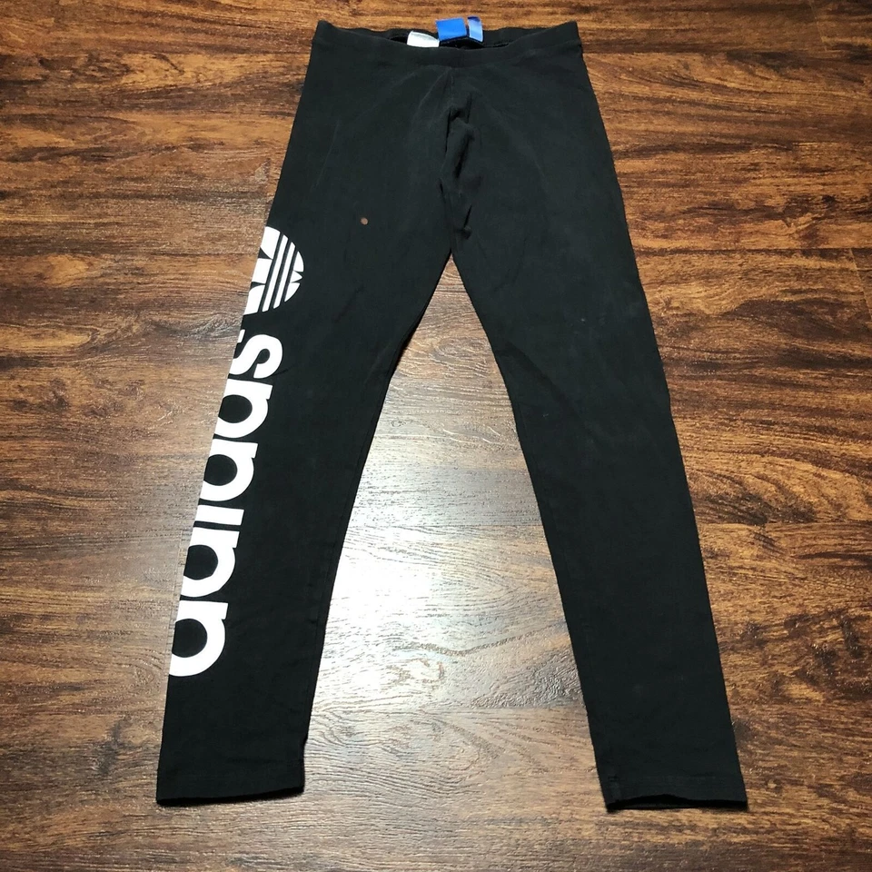 Leggings deportivos negros tiro bajo con logotipo gráfico ADIDAS para mujer talla pequeña Foto 3 de 4