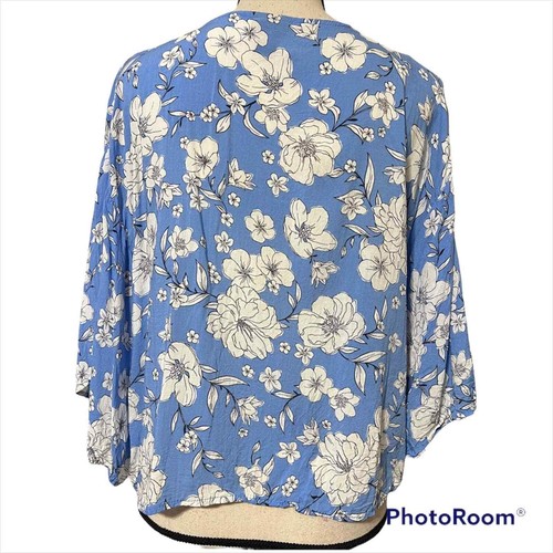 Rue21 large women’s blue black white v-neck blouse floral print tie bottom - Photo 11 sur 12