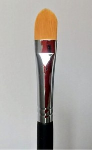 round concealer brush