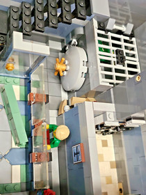 LEGO Creator BRICK BANK Modular Building Set 10251 Built w Instr INTERIOR 99.9%C
