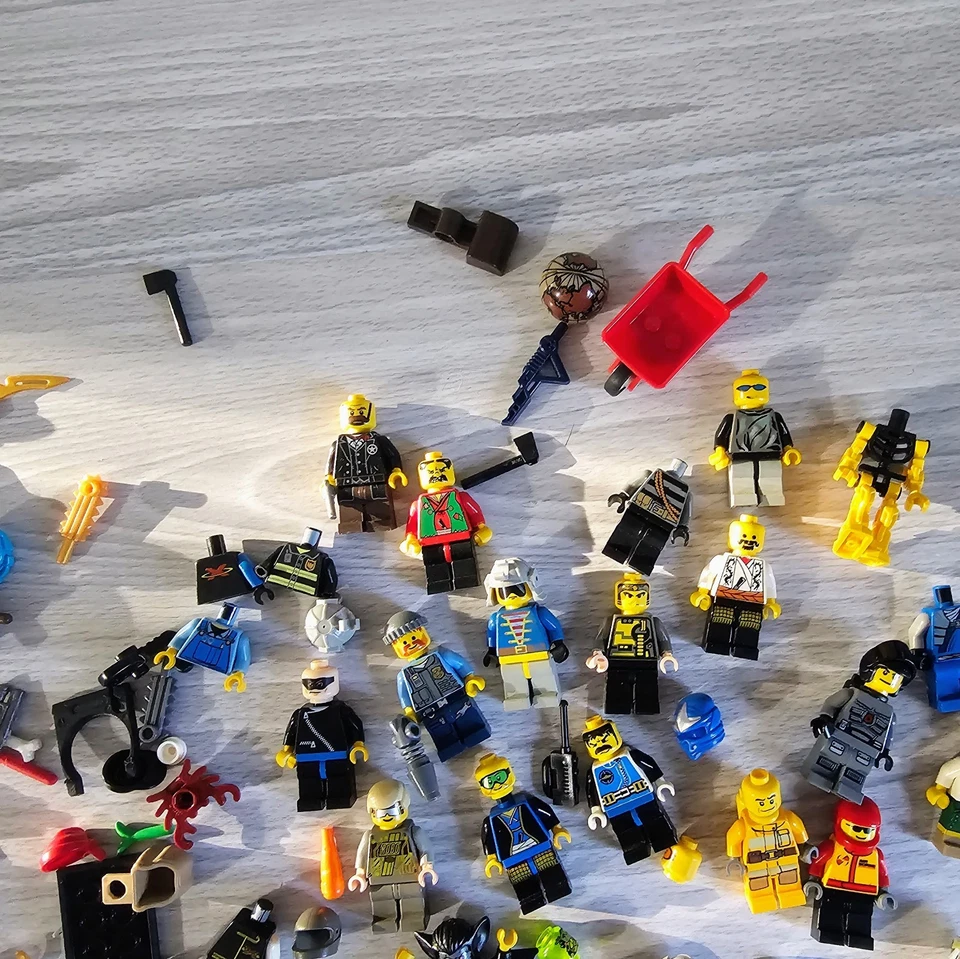 LOTE LEGO DE COLECCIÓN MINIFIGURA Accesorios Escuadrón de Armas Western Ledenhoser Guy Racer Foto 3 de 4