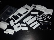 Modelo de piezas de coche escala 1/25 AMT 1966 Ford Fairlane carrocería chasis interior