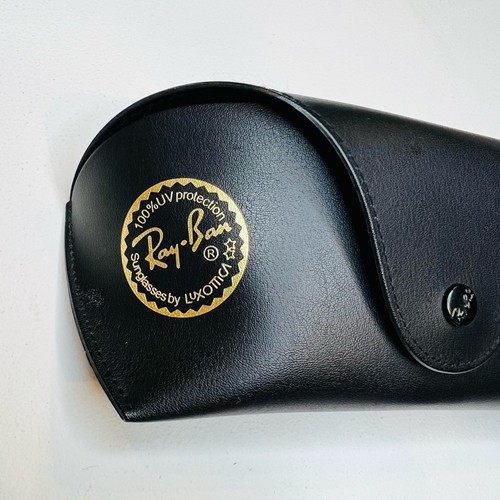 Custodia occhiali Ray-Ban Luxoticca occhiali da sole pelle velluto nero oro chiusura a scatto - Foto 3 di 9