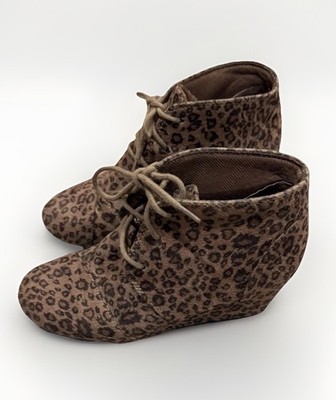 Y2K City Classified Women s Cheetah Leopard Chunky Platform Lace Up Booties 6.5
